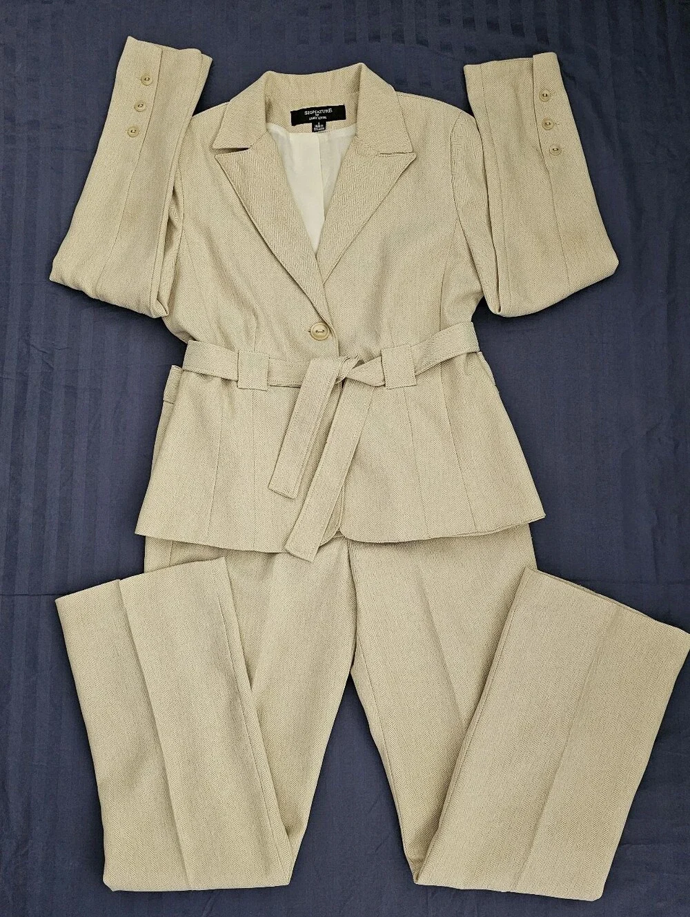 VINTAGE (Y2K) Exellent.  Signature By Larry Levine Wms 2 Pcs Pants Suit SIZE 8. - Picture 2 of 16